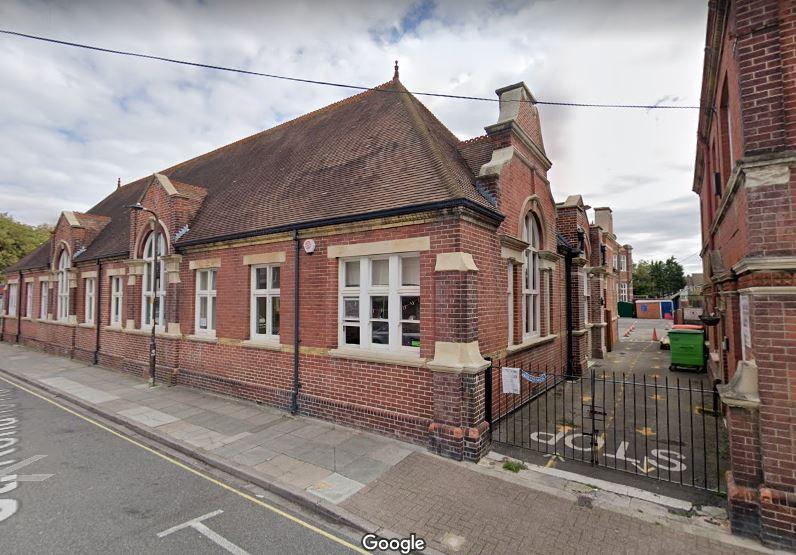 Craneswater Junior School has one class with 31+ pupils in it. This means 31 pupils are in larger classes and taught by one teacher.