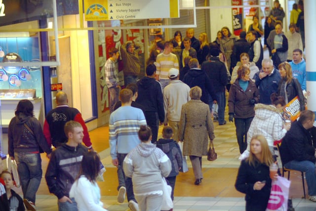 Shoppers were out in force in this photo from 13 years ago?