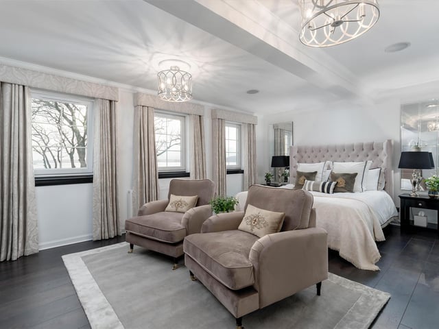 Principal bedroom.