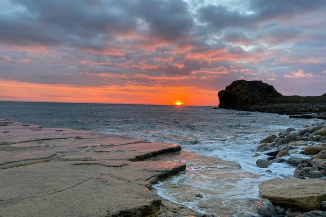 A bright and beautiful start to the day as the sun comes up at Trow Rocks.