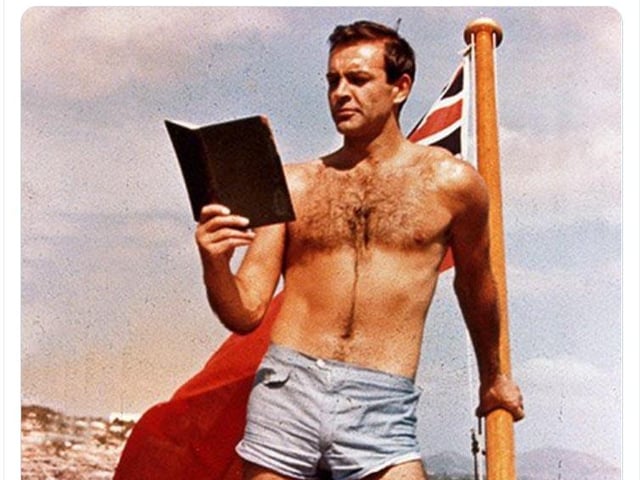 Actress Elizabeth Hurley remembered one of the many reasons that we all loved Sean Connery