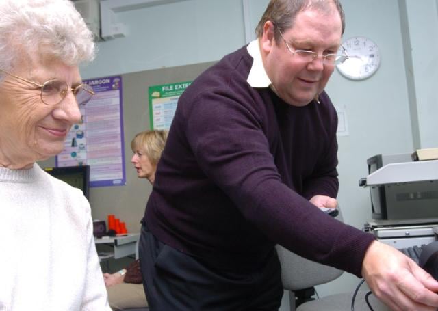 The Bentley Library held a photography course in December of 2007. Audrey Thompson went along and was helped by teacher Trevor Parsons.