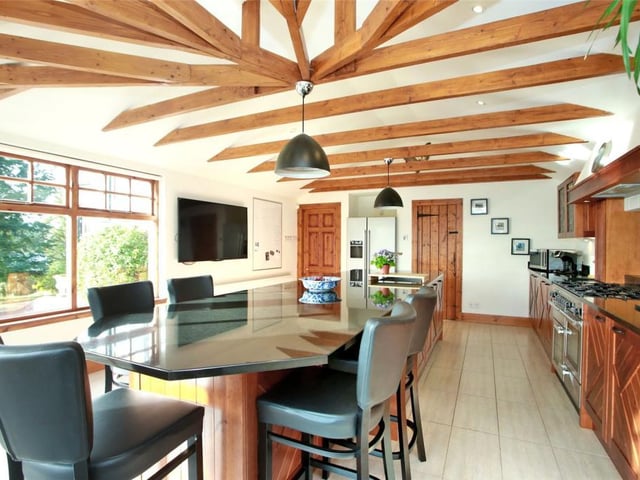 Dining kitchen.