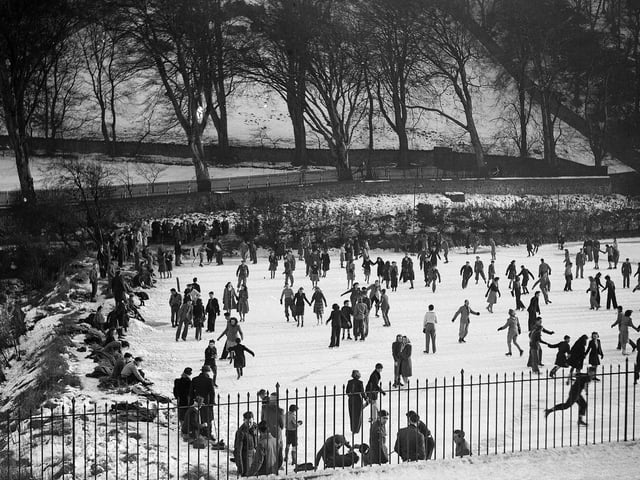 Edinburgh skaters on a frozen Union Canal at Craiglockhart in February 1947.