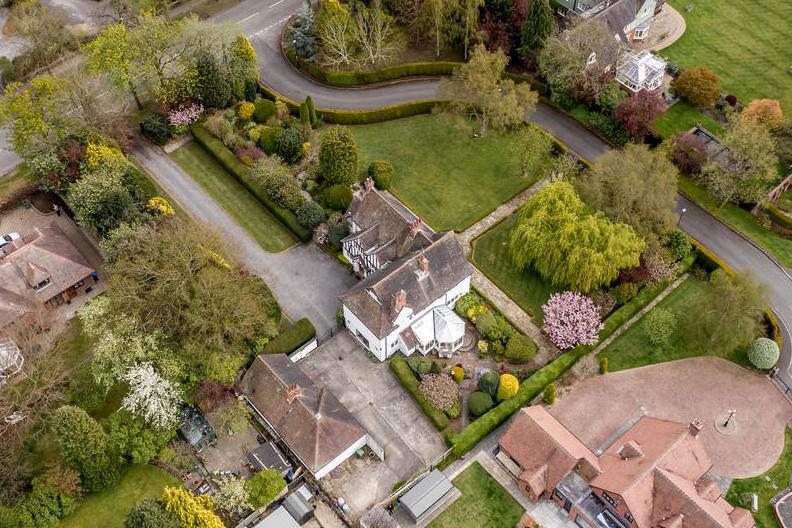 The property sits in a sizeable plot, with vehicular access off Somersall Lane and pedestrian access off Somersall Willows.