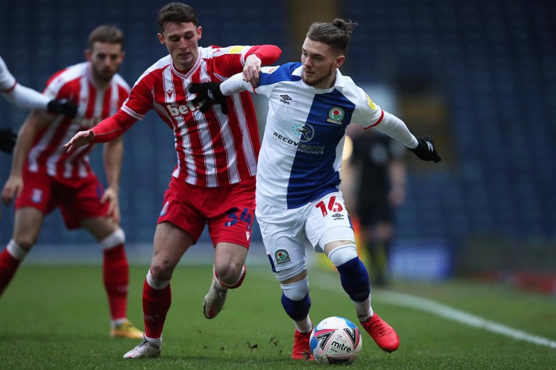 Sheffield United want Liverpool's Harvey Elliott on loan this summer. The 18-year-old spent last season with Blackburn Rovers, scoring seven and assisting 11 in the league. (The Sun)
