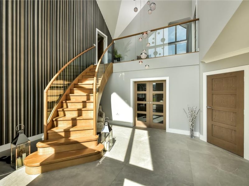 Entrance hall and staircase.
