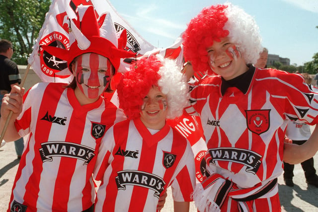 Twenty-two photos of Sheffield United fans from the late 90s to the mid-200s.