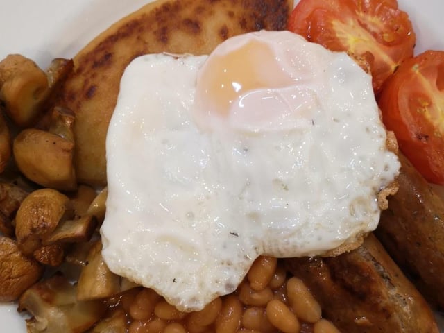 This highly recommended family-run establishment has fantastic vegetarian and vegan fry ups platters and wonderful service.