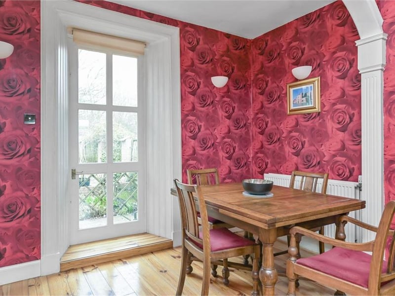 Dining room.
