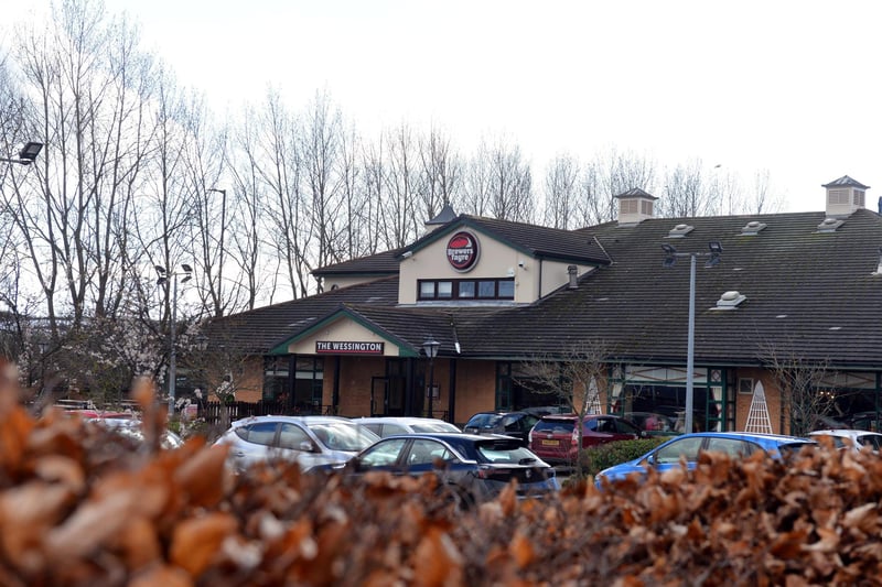 Location - The Wessington, Wessington Way, Castletown, Sunderland SR5 3HR
Deal - Adults can enjoy an unlimited full English breakfast for £10.99 and kids can eat for free with each paying adult.