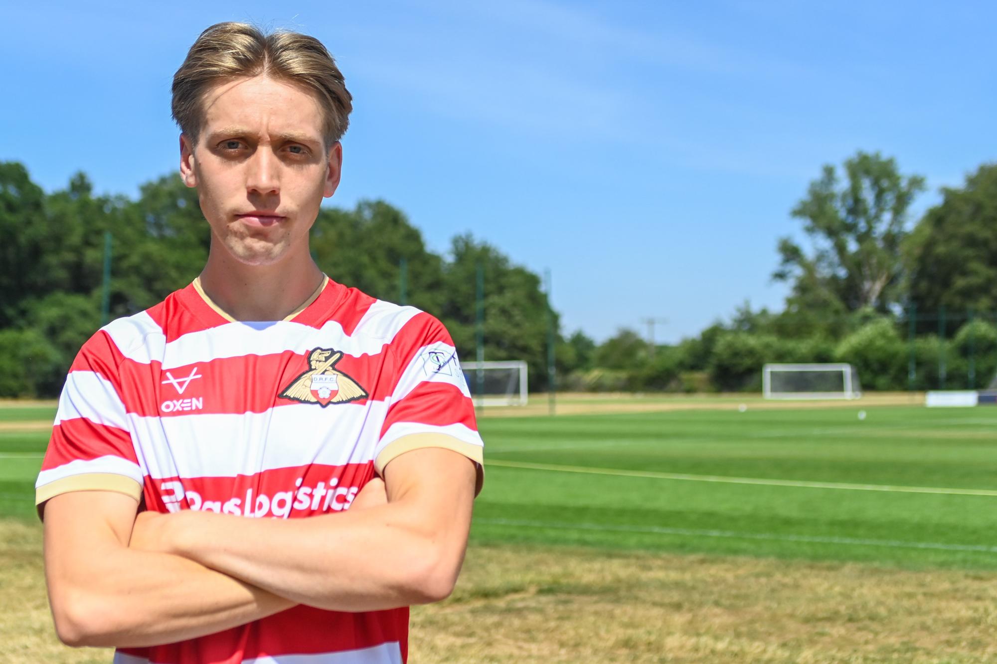 Winger Jordan Thomas joined Doncaster Rovers on a three-year-deal following the expiration of his contract at League Two side Cheltenham Town. The 25-year-old  netted eight goals and assisted a further six in all competitions, earning the Robins’ Player of the Season award last term.