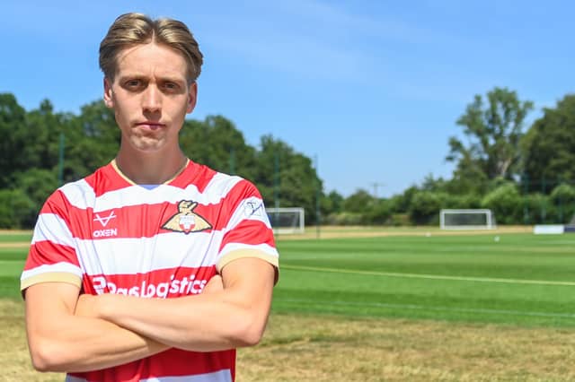 Winger Jordan Thomas joined Doncaster Rovers on a three-year-deal following the expiration of his contract at League Two side Cheltenham Town. The 25-year-old netted eight goals and assisted a further six in all competitions, earning the Robins’ Player of the Season award last term.