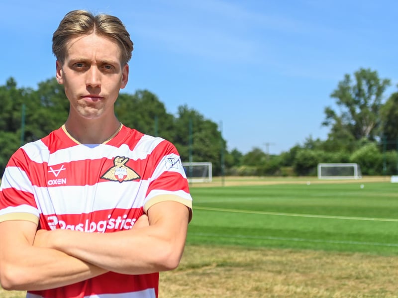 Winger Jordan Thomas joined Doncaster Rovers on a three-year-deal following the expiration of his contract at League Two side Cheltenham Town. The 25-year-old netted eight goals and assisted a further six in all competitions, earning the Robins’ Player of the Season award last term.