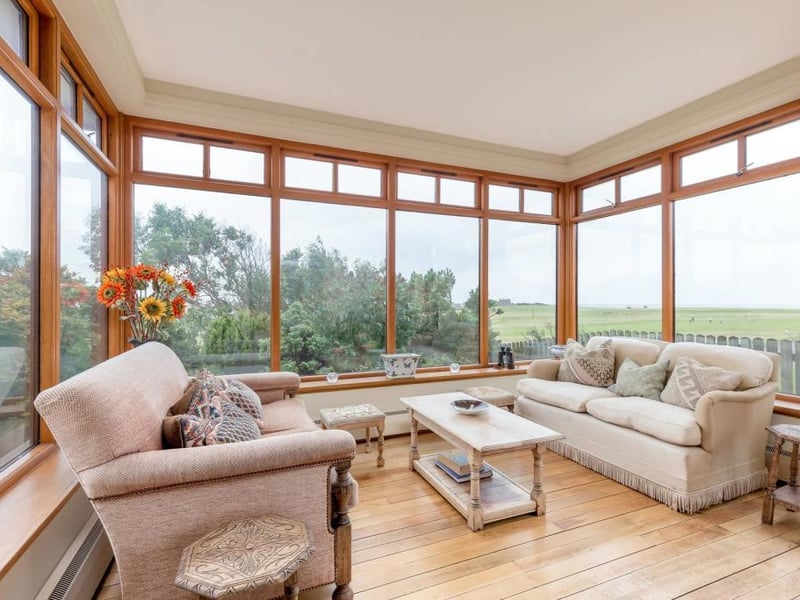 Sitting room.