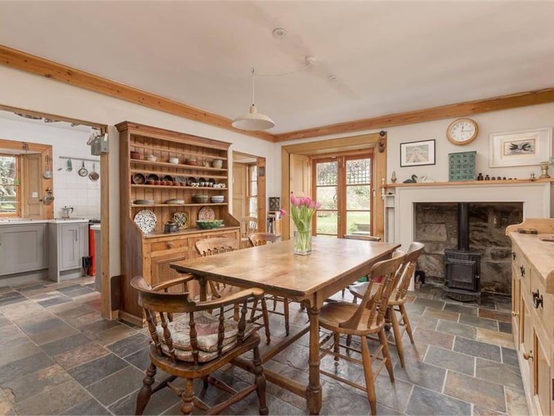 Dining room.
