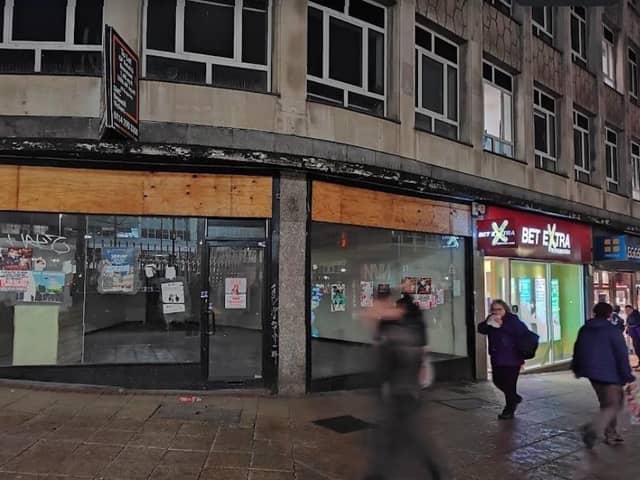 A family run betting business will be able to expand in Sheffield city centre despite concerns raised.