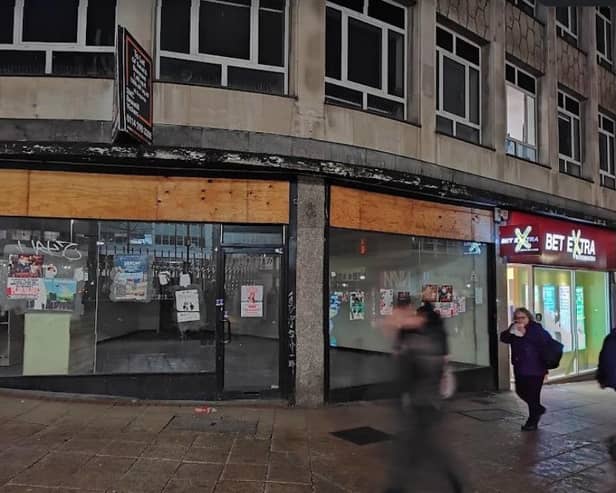 A family run betting business will be able to expand in Sheffield city centre despite concerns raised.