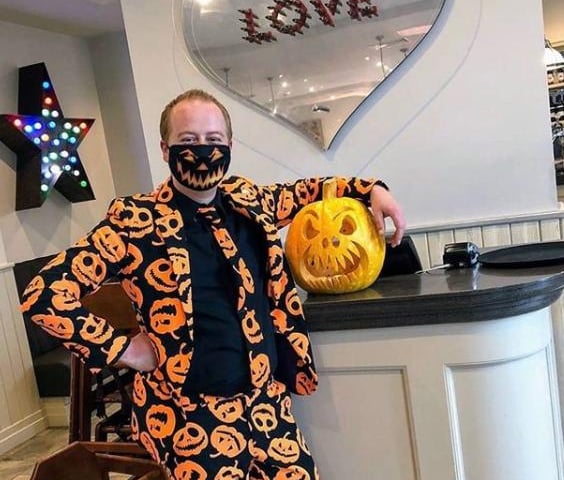 Chris from @whitbysrestaurants went all out with his pumpkin covered suit and face mask.