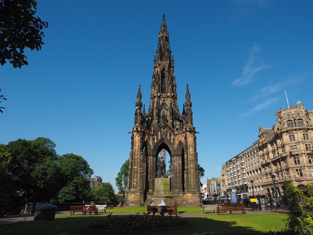 This fantasy film sees six interconnected nested stories blend together to tell a truly remarkable story. The epic spans over five centuries and features a couple of Edinburgh landmarks throughout. Scenes starring Ben Whishaw and James D’Arcy were filmed in the capital, including a shot on the Scott Monument. Other sequences were filmed at India Buildings, the City Chambers and on the Royal Mile.