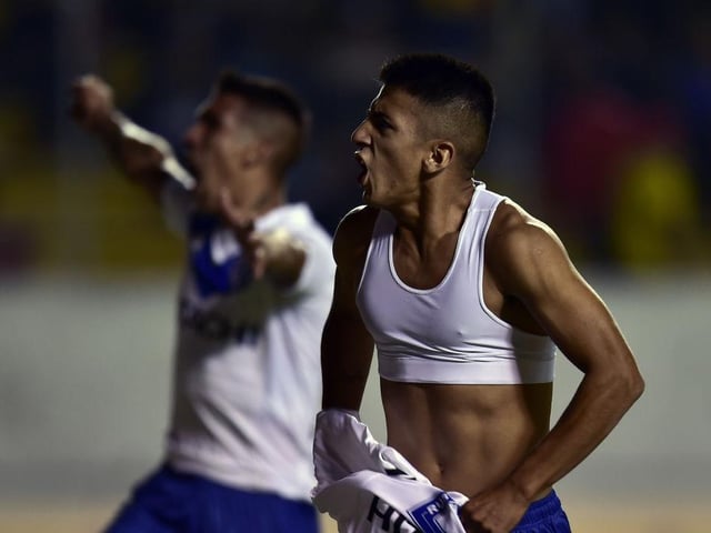 Velez Sarsfield star Thiago Almada is wanted by Manchester United. His release clause stands at £22m, though the Red Devils are pressing for a £16m deal. (Tuttomercato via Sports Witness)