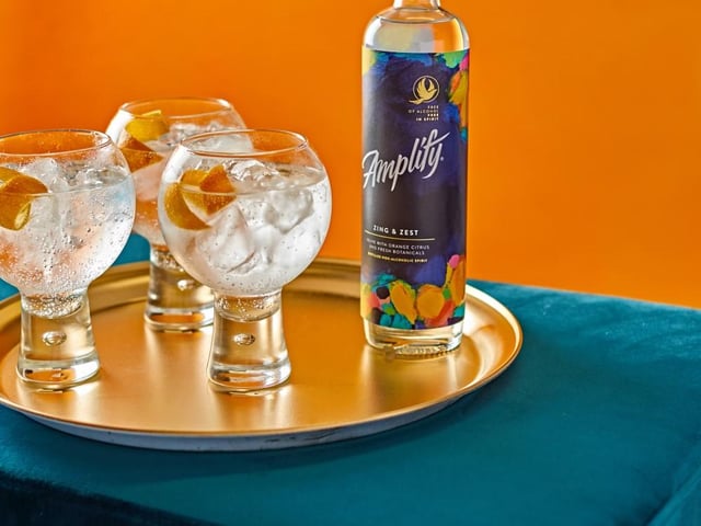 Amplify is a distilled non-alcoholic spirit, ideal for a G&T. It is distilled and made with a host of ingredients such as juniper berries, coriander seeds, Angelica root, lemon peel, lemongrass and ginseng root.