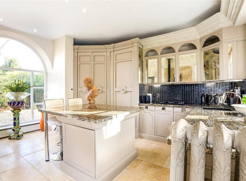 Bespoke fitted kitchen.