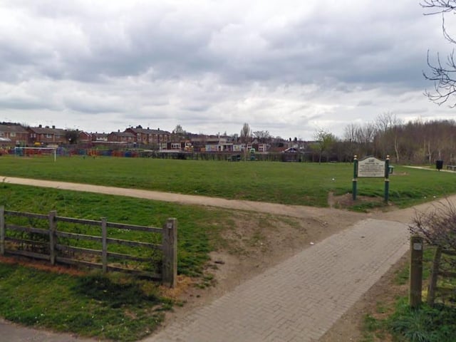 The population of Netherfield decreased by 3.83% from 2014 to 2019. The population in 2019 was 2,760.