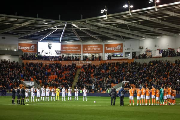 Sheffield United and Blackpool players, officials and fans paid tribute to Pele before this evening's game: Darren Staples/Sportimage