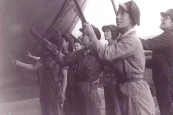 During WWII around 700 women took on the backbreaking work of Sunderland's shipyards while their dads, husbands and sons fought on the battlefields. They played a pivotal role in the war effort at a time when Sunderland was one of the biggest shipbuilders in the world. There's plans to honour them with a statue on the former Vaux site, overlooking the banks of the Wear where they once grafted.