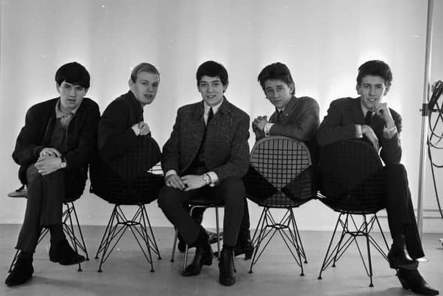Portrait of music group 'The Hollies', March 18th 1964. L-R Eric Haydock (1943 - 2019), Bobby Elliott, Alan Clarke, Tony Hicks and , Graham Nash. (Photo by Larry Ellis/Express/Getty Images)