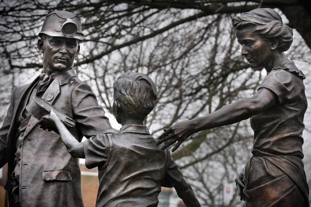 This self-explanatory bronze statue of a typical mining family was unveiled in Concord in 2012 and met with immediate approval.
