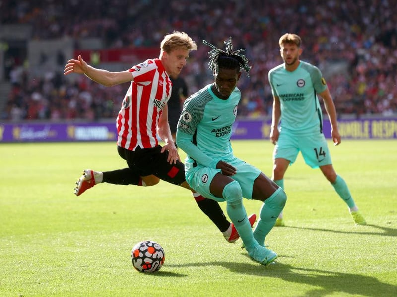 Liverpool are closing in on their first signing of 2022 after the club agreed a fee with Brighton for midfielder Yves Bissouma. (Fichajes)

 (Photo by Clive Rose/Getty Images)