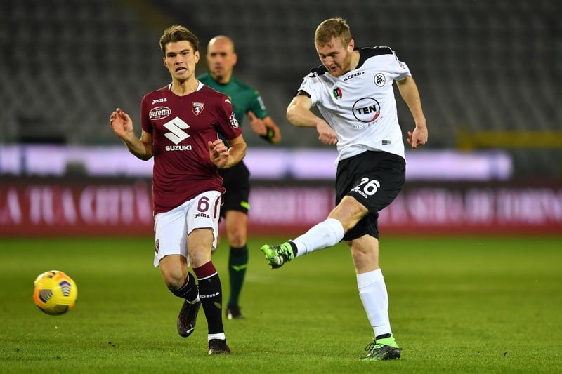 Leeds United and Leicester City have “come forward” to sign AC Milan midfielder Tommaso Pobega. The 21-year-old is currently on loan at Serie A side Spezia and could be sold for around £8.7million. (Tuttosport via Sport Witness)