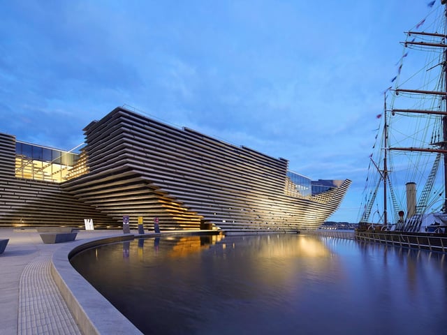 In the seven day period Dundee city recorded 145.3 positive cases of coronavirus per 100,000 population.
In total, 217 new positive cases were recorded here.