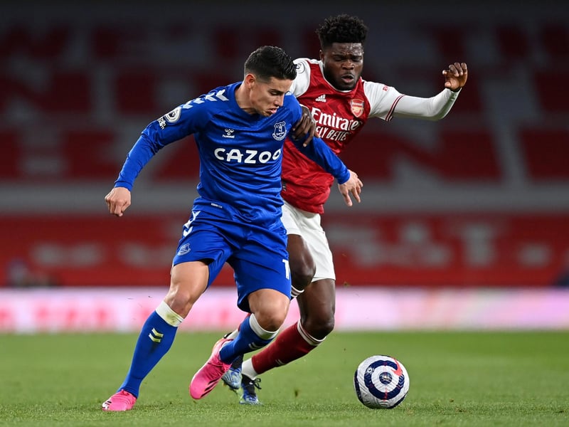 James Rodriguez is earning £250,000 a week at Everton and that astonishing figure is apparently preventing the club from offloading him. The Toffees tried to move the Colombian on last summer but a move never materialised (Football Insider)