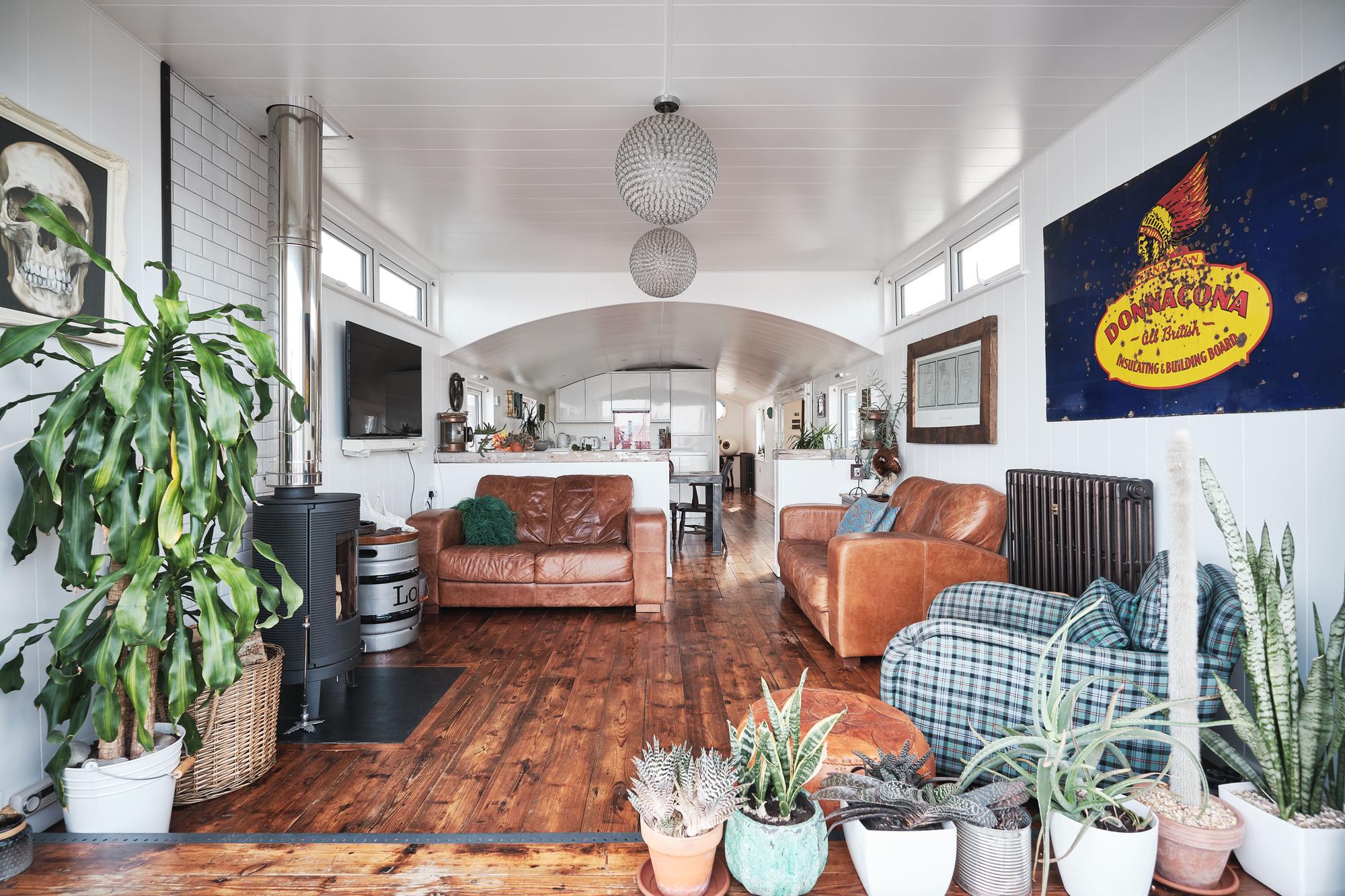 The home is 1250 sq ft and Aucoot say it 'would rival any traditional house'
