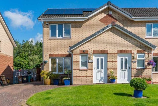 This two bed semi-detached house is situated adjacent to Strathclyde Country Park and boasts a separate garden room which could be used as a home office. Available for offers over 117,000 GBP