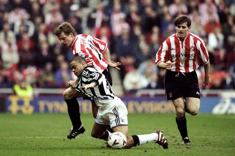 Sunderland hitman Kevin Phillips struck twice to earn Peter Reid's men a come-from-behind point in a pulsating Tyne-Wear derby against Newcastle United at the Stadium of Light. Didier Domi scored early on to put the Magpies a goal up before Helder doubled their vantage after 21 minutes. But Sunderland replied just two minutes later when Niall Quinn layed off the ball path into the path of strike partner Phillips, who made no mistake from 12 yards. Second-half pressure from the Wearsiders was rewarded with eight minutes to go, when Phillips sneaked in the six-yard area to score the equaliser.