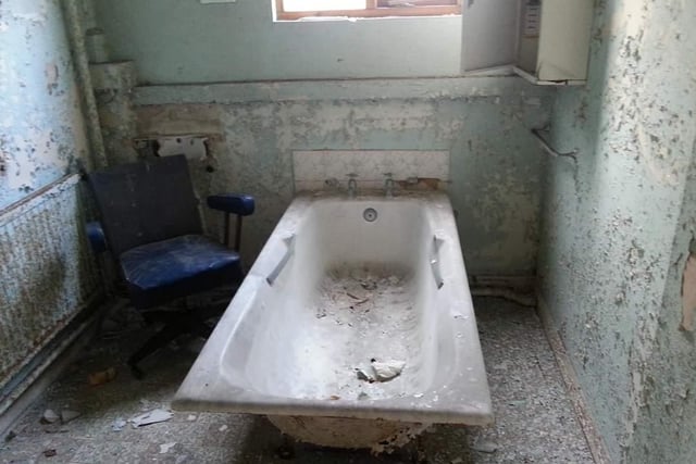 I wonder how many have used this bath over the years?