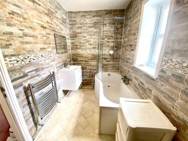 En-suite bathroom.