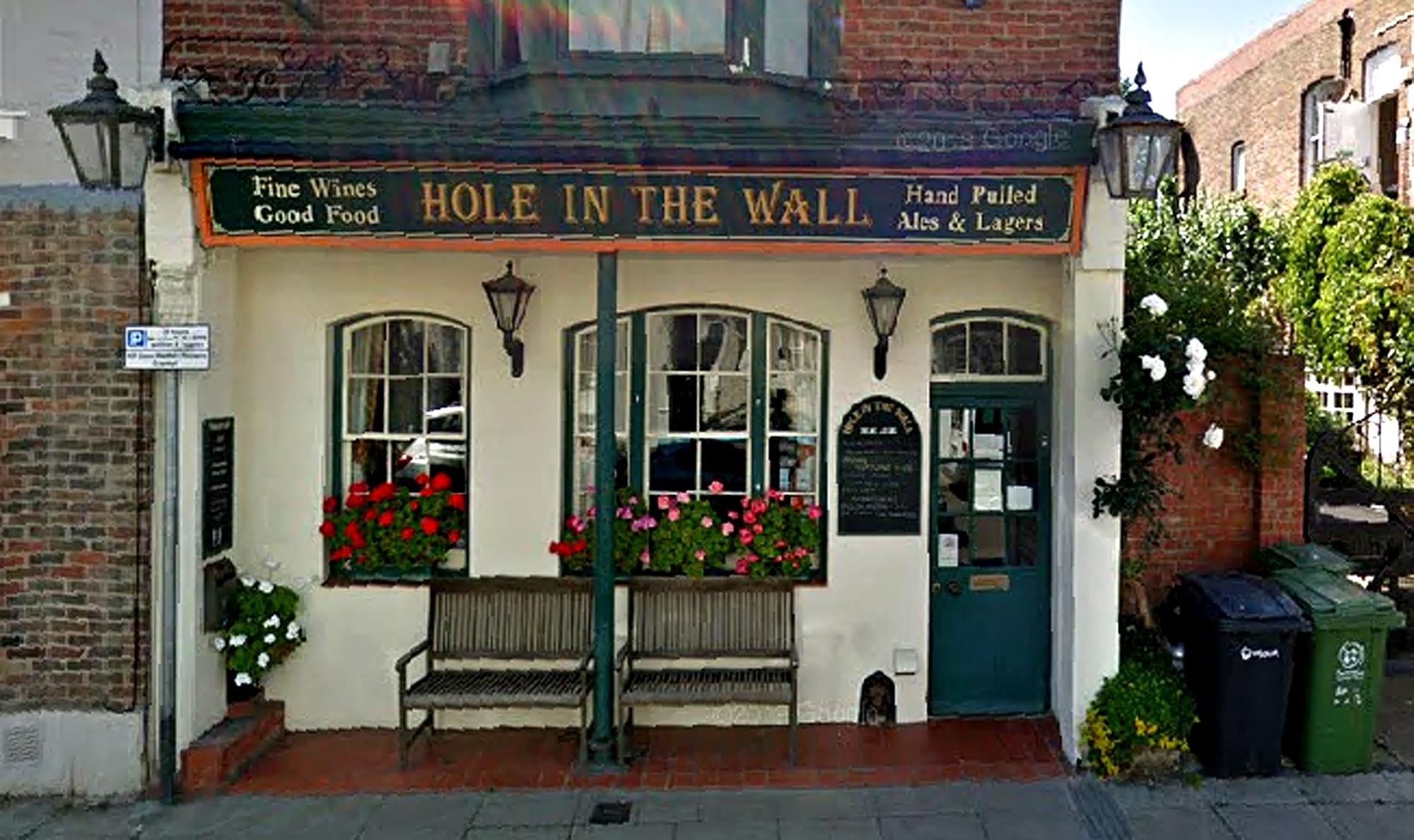 The Hole In The Wall in Southsea Street, has made it onto The Telegraph’s expert guide of the Best Pubs in the UK 2026. 