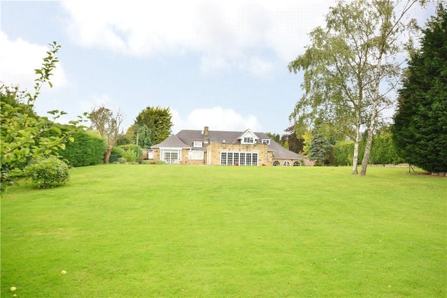 The property is situated in the popular area of Alwoodley and sits close to numerous championship golf courses, shopping facilities and the Grammar School at Leeds.