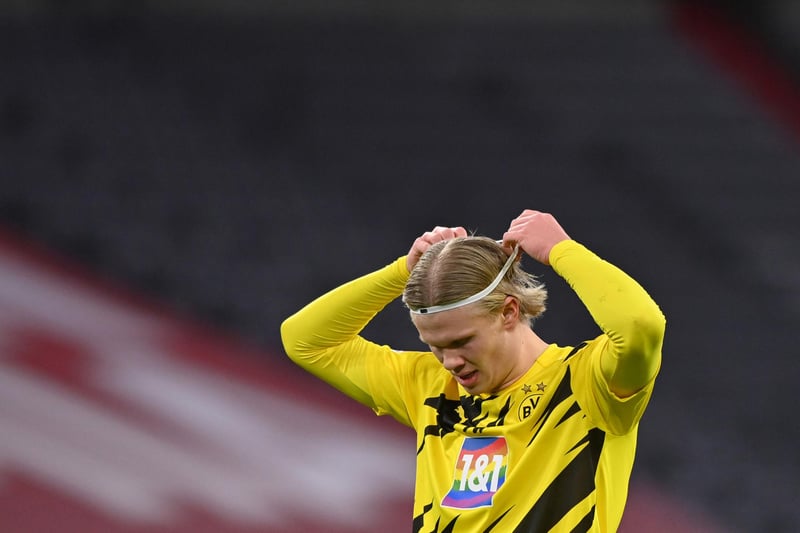 Bayern Munich boss Hansi Flick says a deal for Borussia Dortmund's Leeds-born Norway international striker Erling Braut Haaland is "very much possible". The 20-year-old netted twice for Dortmund in a 3-2 loss against Bayern on Saturday. (Mail)