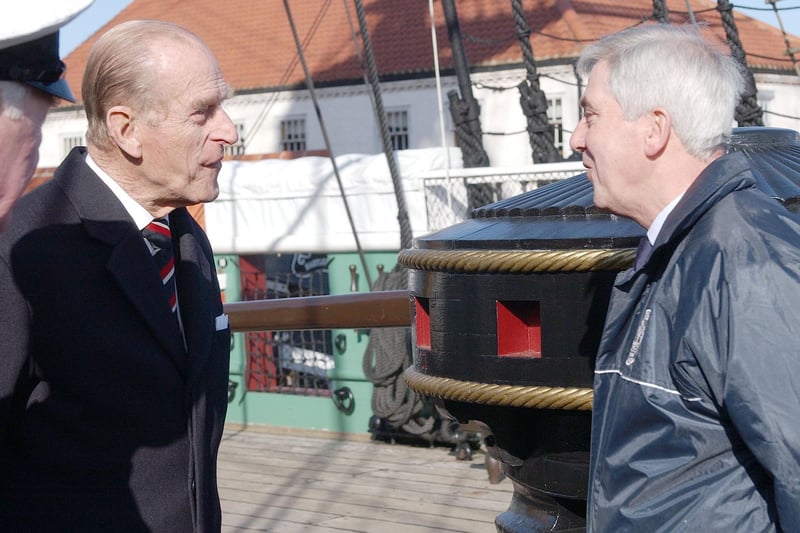 A chat and a visit to the Historic Quay in 2009.
