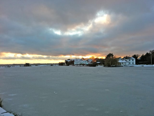 Emsworth slipper pond looking south.