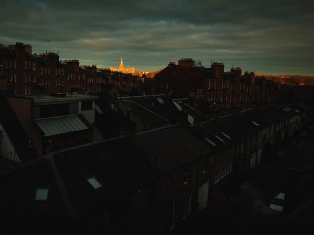 A well-shot sunrise shines a spotlight across the seemingly gloomy houses of Edinburgh perhaps symbolising there is always a light at the end of the tunnel (photo: @StockbridgeArch).