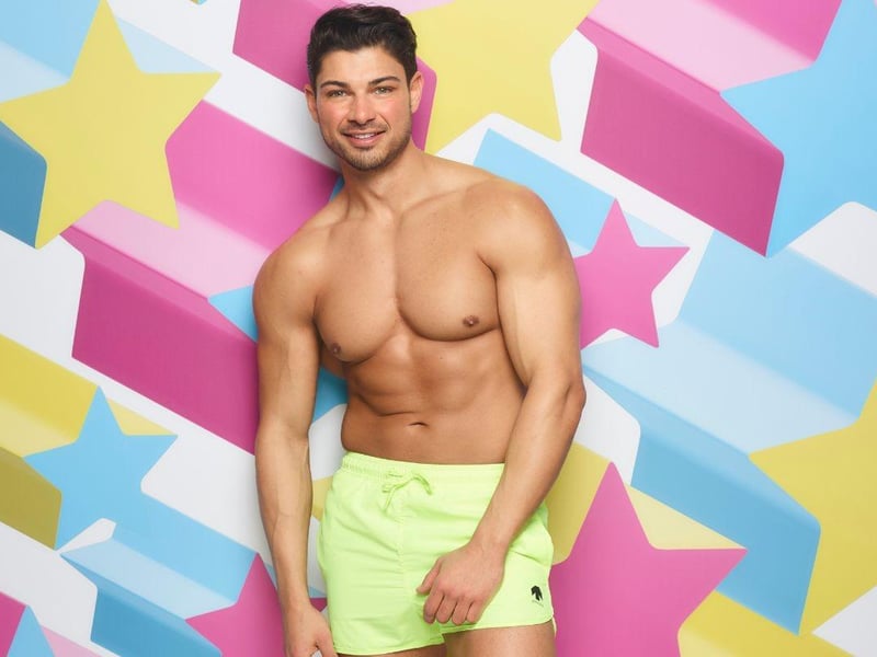 Could the Scottish boy bring home the crown as Top Boy? He has a good chance according to critics after finally hitting it off with Georgia H.
