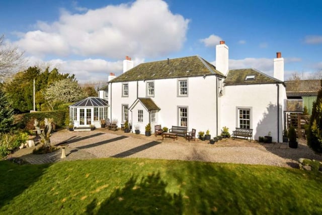 Shielhill House was originally a farmhouse that dates back to the late 18th century, which later enjoyed extensions and refurbishments. The house is situated on the edge of the village of Stanley