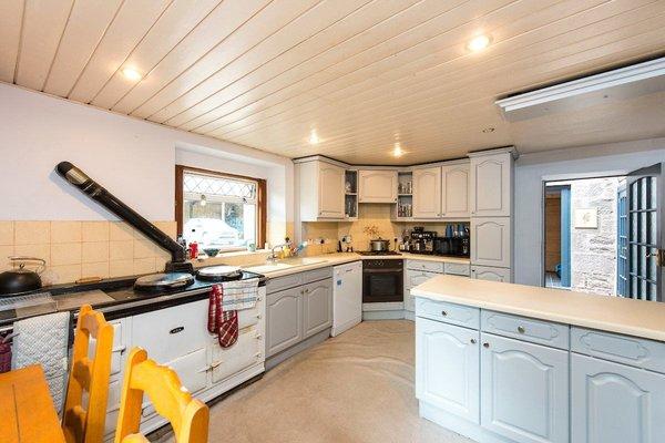 The smart kitchen offers plenty of space for culinary creativity